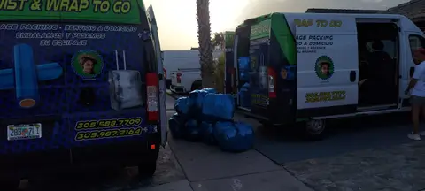 Servicio de protección y envoltura de maletas