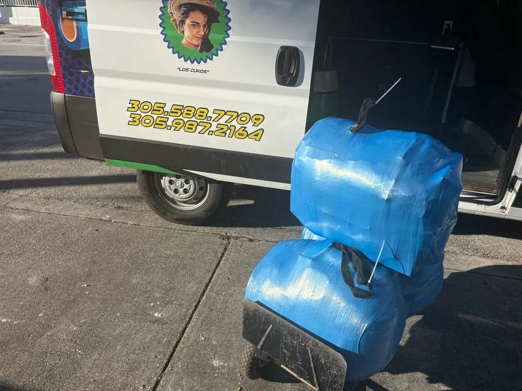 Envoltura de maletines y paquetería en Westchester — 1